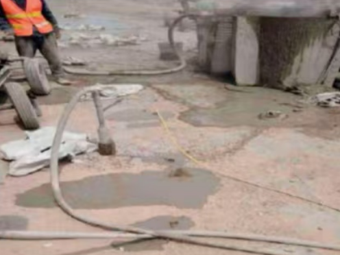 二道水泥混凝土路面板底注浆技术 路面脱空注浆整治方案